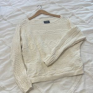 Cream Abercrombie sweater size Small.